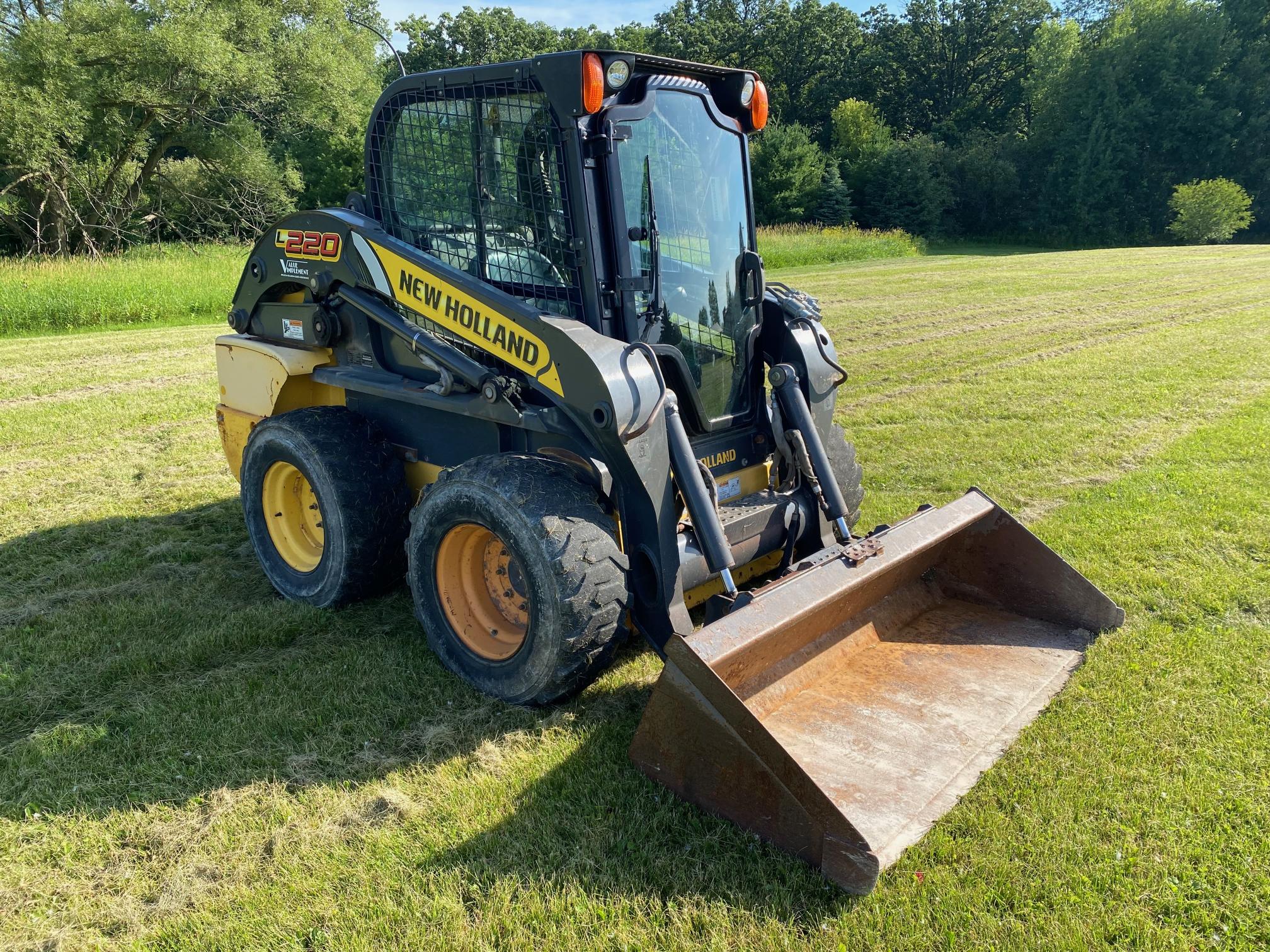 2011 NEW HOLLAND L220 - Image 7